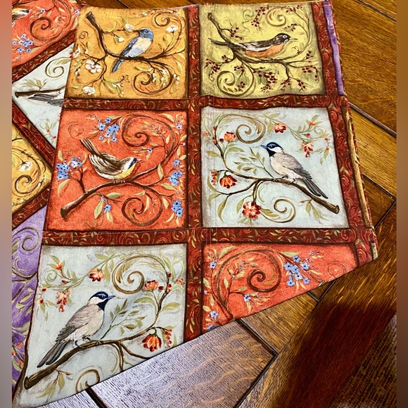 Table Runner w/Squares of Birds Different Color Backgrounds. Cotton Hand Made EC - Picture 4 of 16